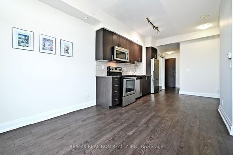 Photo 11 at 1122 - 7900 Bathurst Street, Beverley Glen, Vaughan
