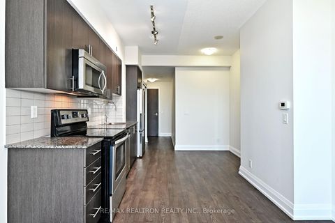 Photo 13 at 1122 - 7900 Bathurst Street, Beverley Glen, Vaughan