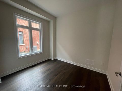 Photo 3 at 3453 Mosley Gate S, GO Glenorchy, Oakville