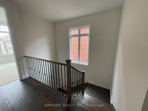 Photo 10 at 3453 Mosley Gate S, GO Glenorchy, Oakville
