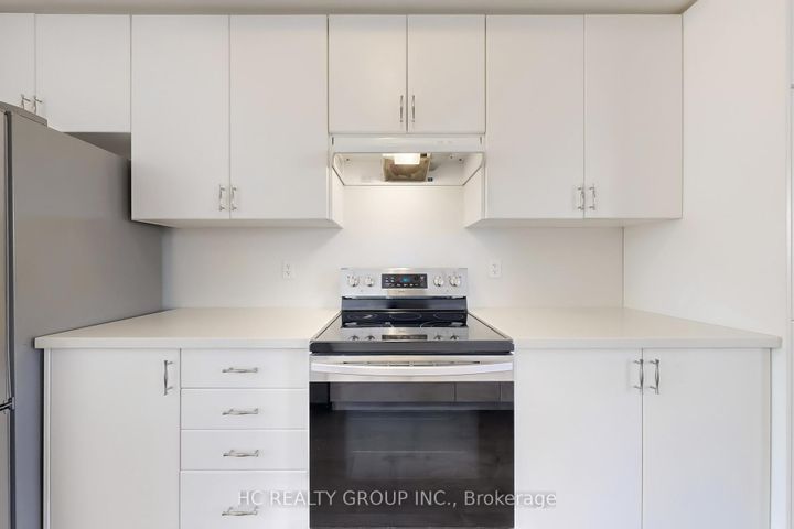 Photo 9 at 31 Thomas Armstrong Lane, Westbrook, Richmond Hill