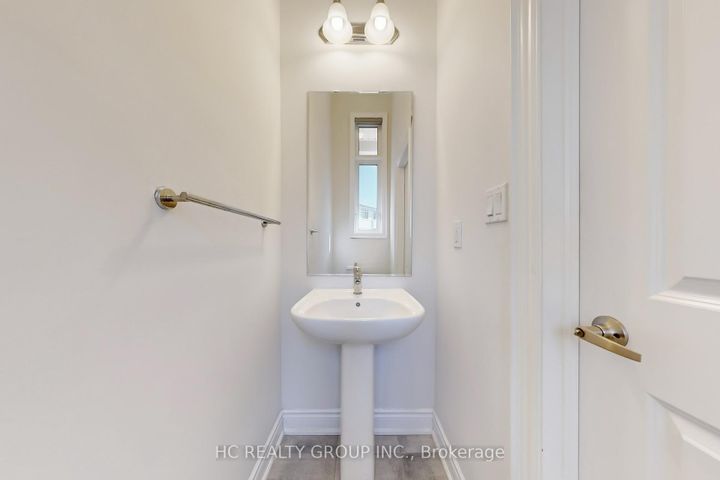 Photo 16 at 31 Thomas Armstrong Lane, Westbrook, Richmond Hill