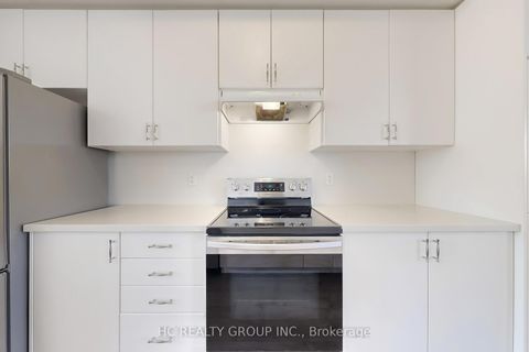 Photo 9 at 31 Thomas Armstrong Lane, Westbrook, Richmond Hill