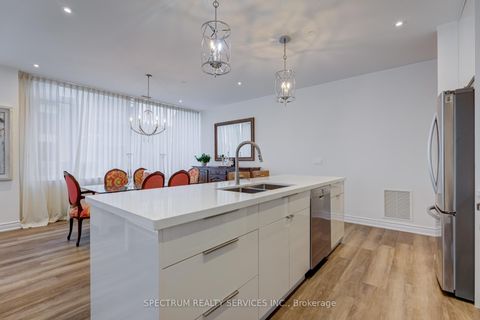 Photo 19 at 205 - 980 Yonge Street, Annex, Toronto Photo 19 at 205 - 980 Yonge Street, Annex, Toronto