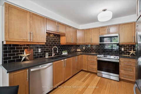 Photo 13 at 5 - 1100 Queens Avenue, CP College Park, Oakville