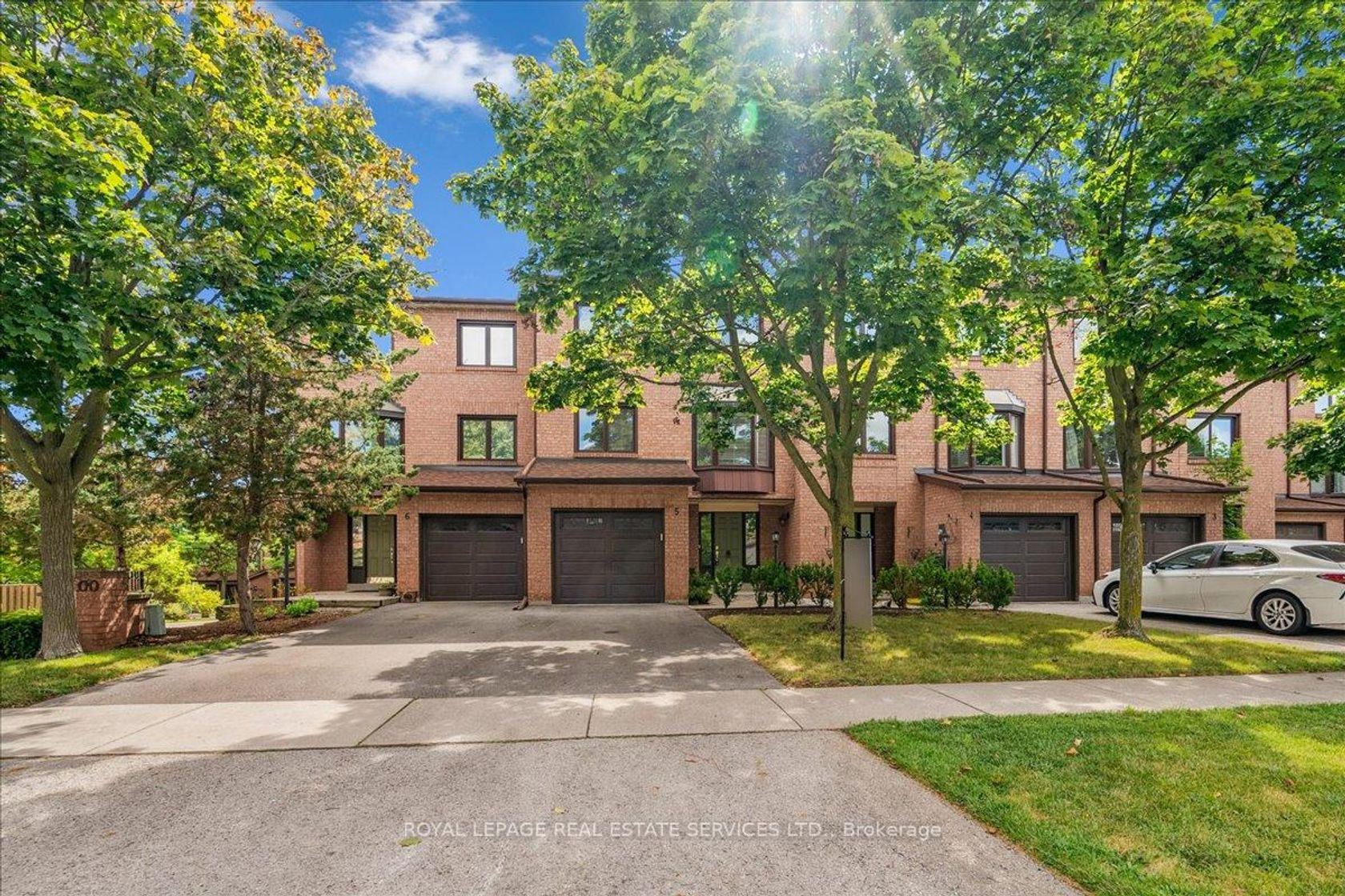 5 - 1100 Queens Avenue, CP College Park, Oakville 