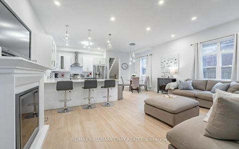 Photo 6 at 611 Northcliffe Boulevard, Oakwood Village, Toronto