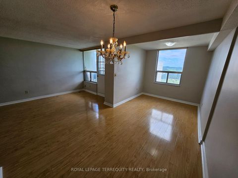 Photo 7 at 1402 - 5 Shady Golfway, Flemingdon Park, Toronto