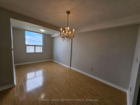 Photo 10 at 1402 - 5 Shady Golfway, Flemingdon Park, Toronto