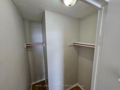 Photo 19 at 1402 - 5 Shady Golfway, Flemingdon Park, Toronto