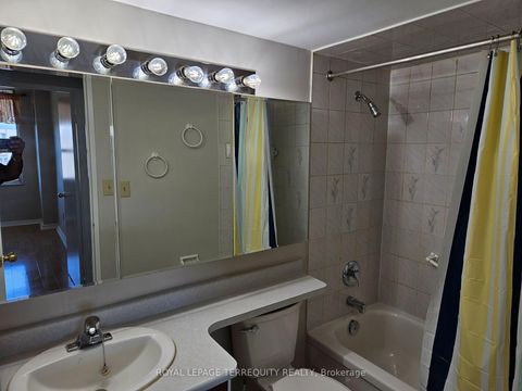 Photo 26 at 1402 - 5 Shady Golfway, Flemingdon Park, Toronto