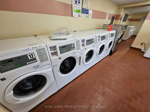 Photo 28 at 1402 - 5 Shady Golfway, Flemingdon Park, Toronto