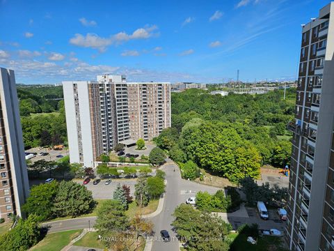 Photo 30 at 1402 - 5 Shady Golfway, Flemingdon Park, Toronto
