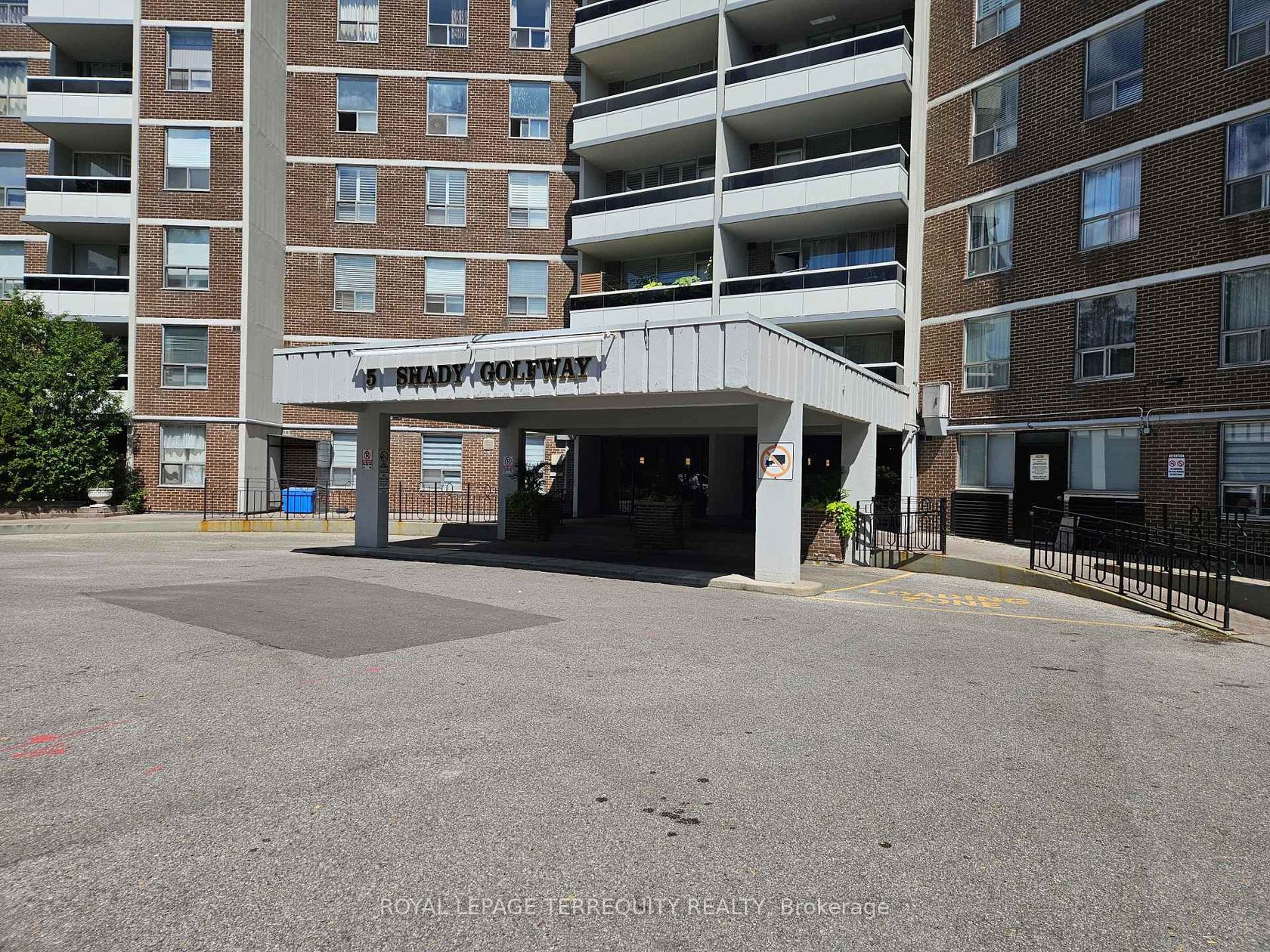 1402 - 5 Shady Golfway, Flemingdon Park, Toronto 