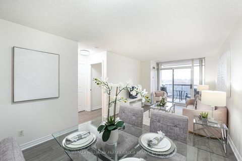 Photo 9 at 512 - 8 Mondeo Drive, Dorset Park, Toronto