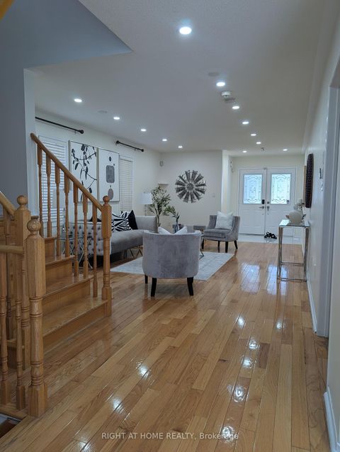 Photo 3 at 158 Hollywood Hill Circle, Vellore Village, Vaughan