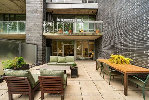 Photo 2 at 212 - 510 King Street E, Moss Park, Toronto