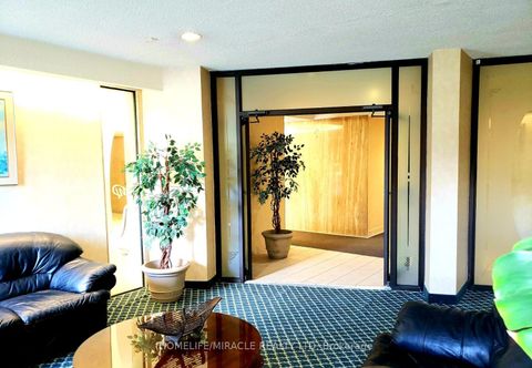 Photo 5 at 814 - 121 Trudelle Street, Eglinton East, Toronto Photo 5 at 814 - 121 Trudelle Street, Eglinton East, Toronto