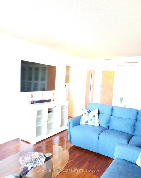 Photo 8 at 814 - 121 Trudelle Street, Eglinton East, Toronto Photo 8 at 814 - 121 Trudelle Street, Eglinton East, Toronto