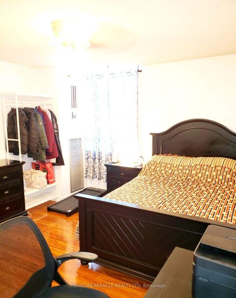 Photo 13 at 814 - 121 Trudelle Street, Eglinton East, Toronto Photo 13 at 814 - 121 Trudelle Street, Eglinton East, Toronto