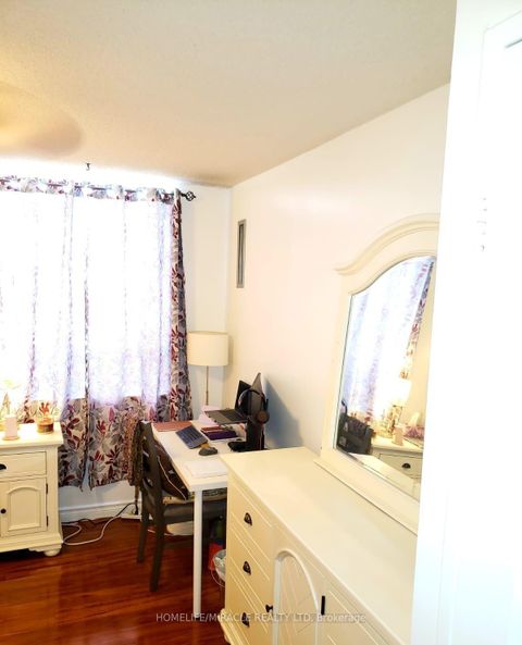 Photo 17 at 814 - 121 Trudelle Street, Eglinton East, Toronto Photo 17 at 814 - 121 Trudelle Street, Eglinton East, Toronto