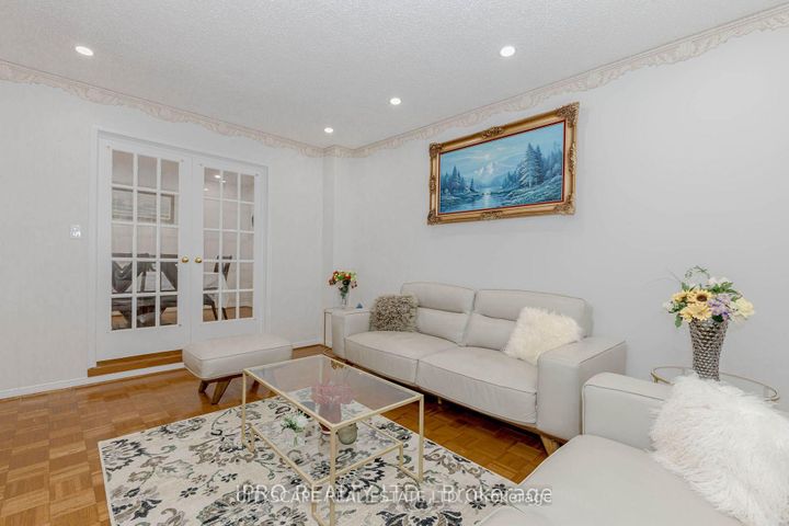 Photo 16 at 6906 Hickling Crescent N, Meadowvale, Mississauga