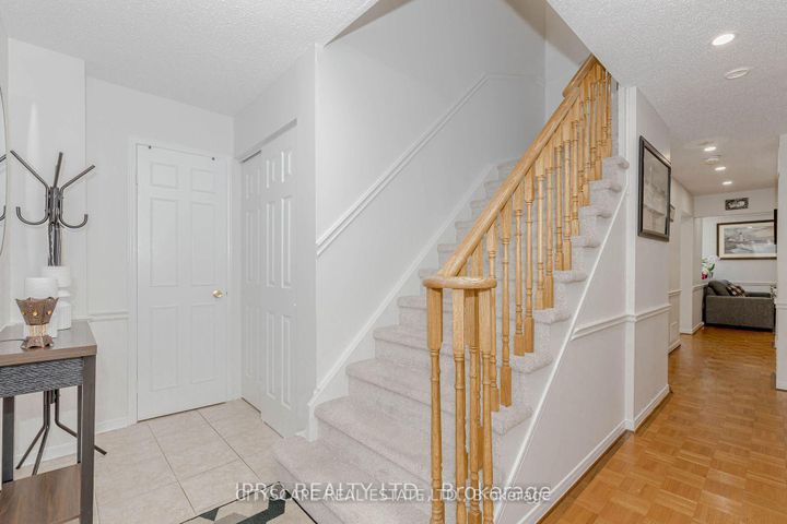 Photo 29 at 6906 Hickling Crescent N, Meadowvale, Mississauga