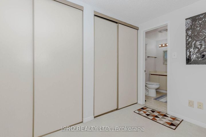 Photo 31 at 6906 Hickling Crescent N, Meadowvale, Mississauga