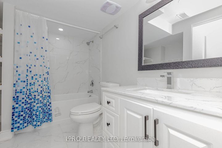 Photo 33 at 6906 Hickling Crescent N, Meadowvale, Mississauga