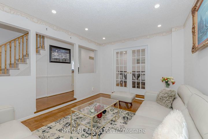 Photo 38 at 6906 Hickling Crescent N, Meadowvale, Mississauga