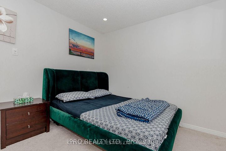 Photo 40 at 6906 Hickling Crescent N, Meadowvale, Mississauga