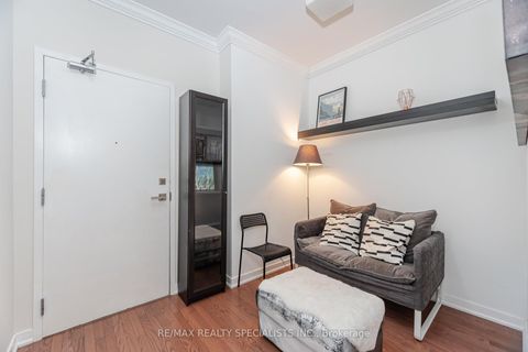 Photo 2 at 804 - 12 York Street, Waterfront Communities C1, Toronto