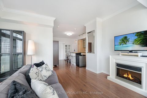 Photo 9 at 804 - 12 York Street, Waterfront Communities C1, Toronto