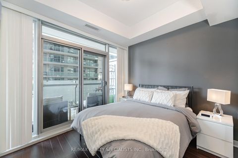 Photo 11 at 804 - 12 York Street, Waterfront Communities C1, Toronto