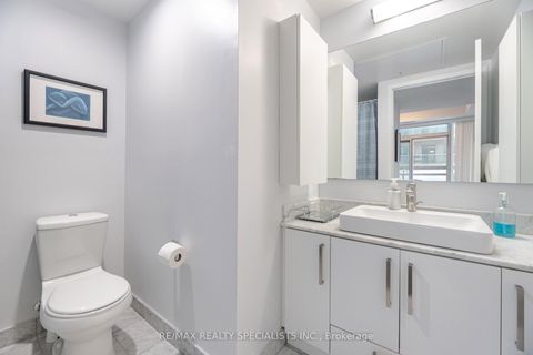 Photo 13 at 804 - 12 York Street, Waterfront Communities C1, Toronto