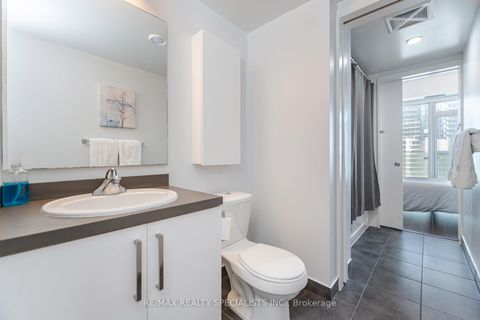 Photo 15 at 804 - 12 York Street, Waterfront Communities C1, Toronto