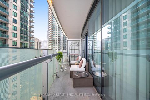 Photo 20 at 804 - 12 York Street, Waterfront Communities C1, Toronto
