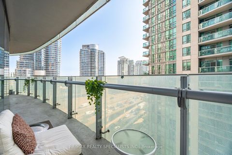 Photo 22 at 804 - 12 York Street, Waterfront Communities C1, Toronto