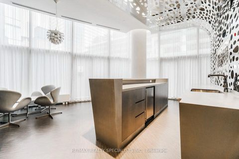 Photo 29 at 804 - 12 York Street, Waterfront Communities C1, Toronto
