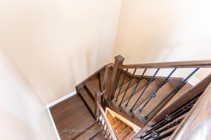 Photo 17 at 2371 QUETICO Crescent, WM Westmount, Oakville