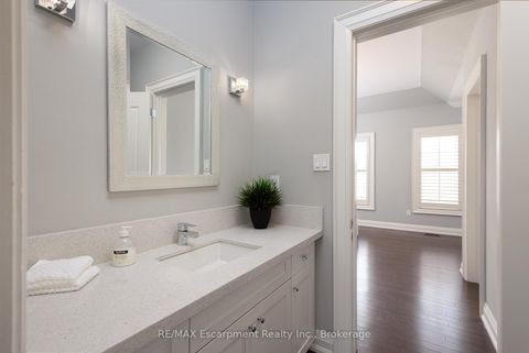 Photo 33 at 21 LAMBERT Common, SW Southwest, Oakville