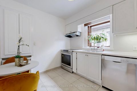 Photo 8 at 105 Livingstone Avenue, Belgravia, Toronto