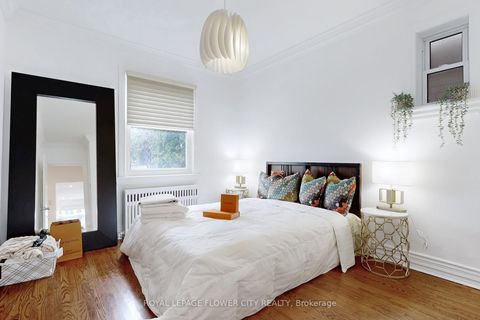 Photo 10 at 105 Livingstone Avenue, Belgravia, Toronto