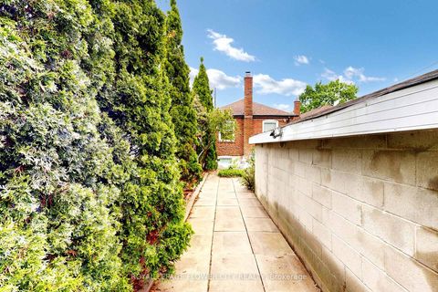 Photo 37 at 105 Livingstone Avenue, Belgravia, Toronto