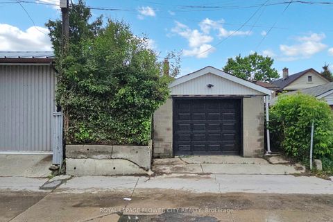 Photo 38 at 105 Livingstone Avenue, Belgravia, Toronto