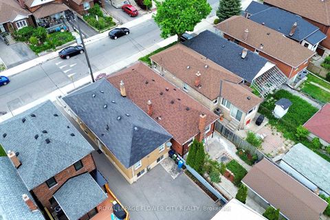 Photo 41 at 105 Livingstone Avenue, Belgravia, Toronto