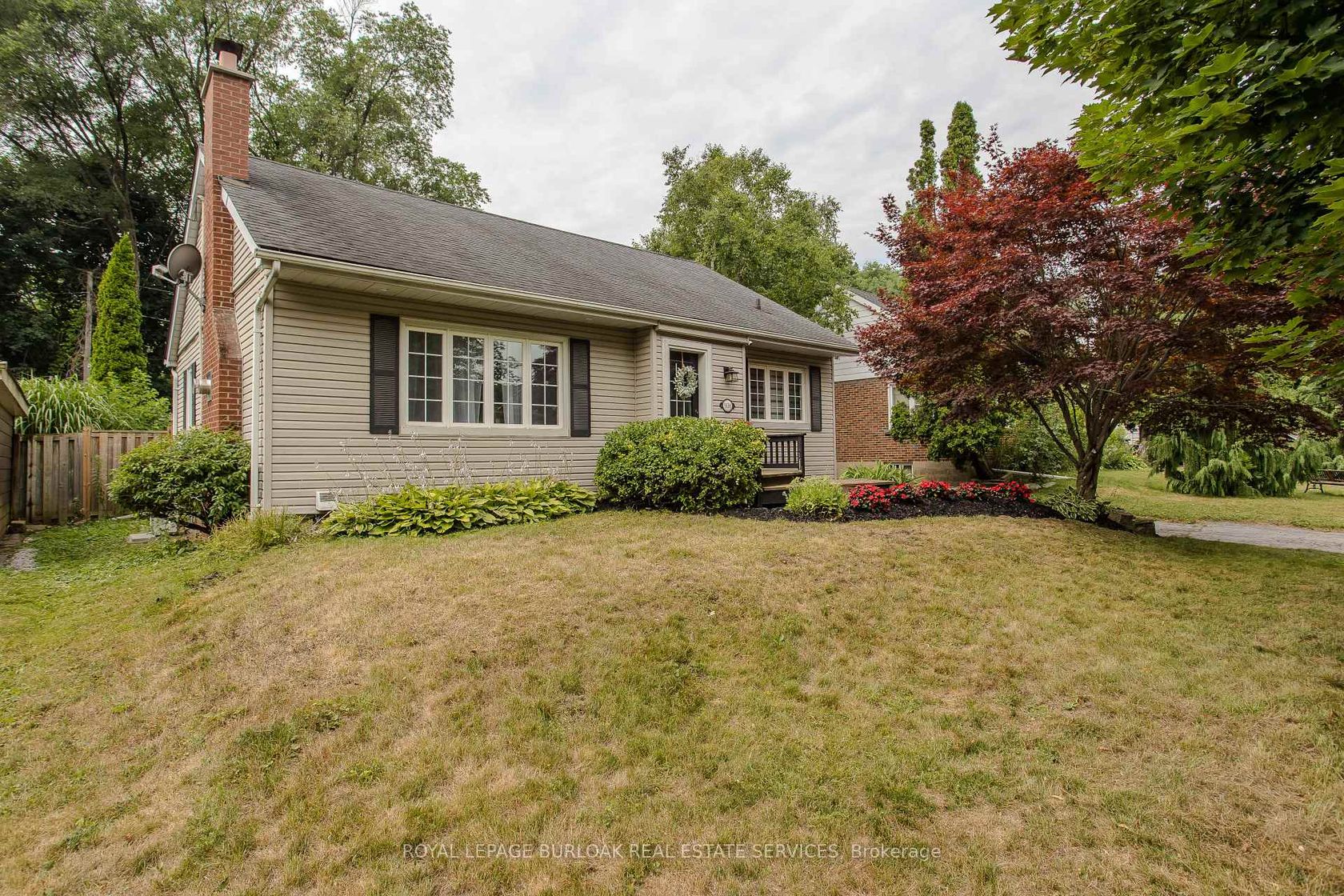 936 Harvey Place, LaSalle, Burlington by Loree Meneguzzi Real Estate 936 Harvey Place, LaSalle, Burlington