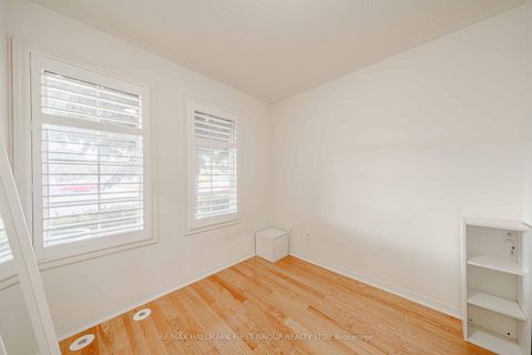 Photo 12 at 1 - 2790 Eglinton Avenue E, Eglinton East, Toronto