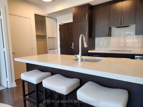 Photo 3 at 611 - 156 Portland Street, Waterfront Communities C1, Toronto