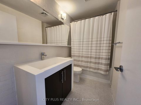 Photo 6 at 611 - 156 Portland Street, Waterfront Communities C1, Toronto